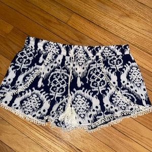 Flowy patterned shorts